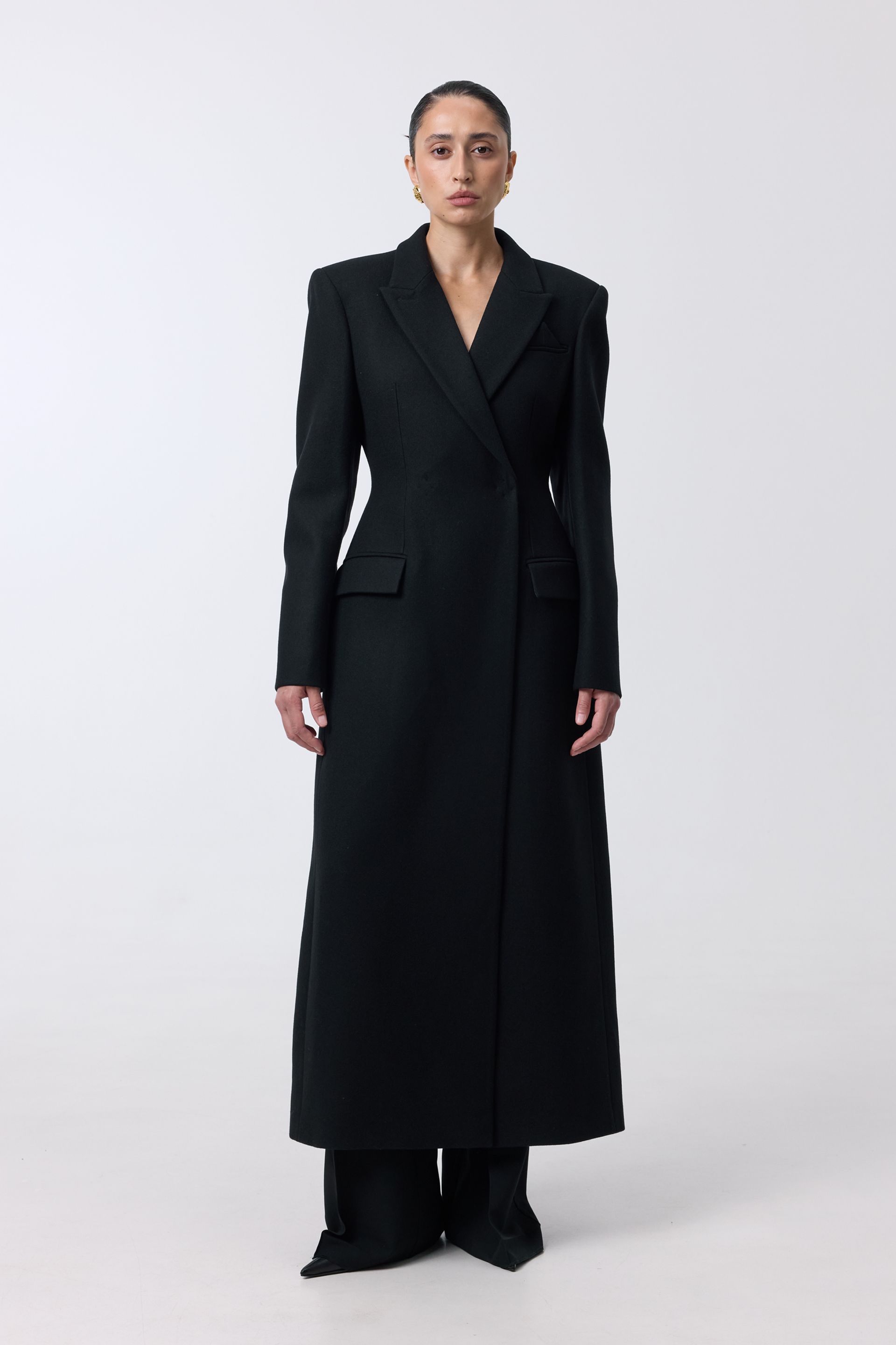 Fitted coat with accent shoulder | BAZHANE