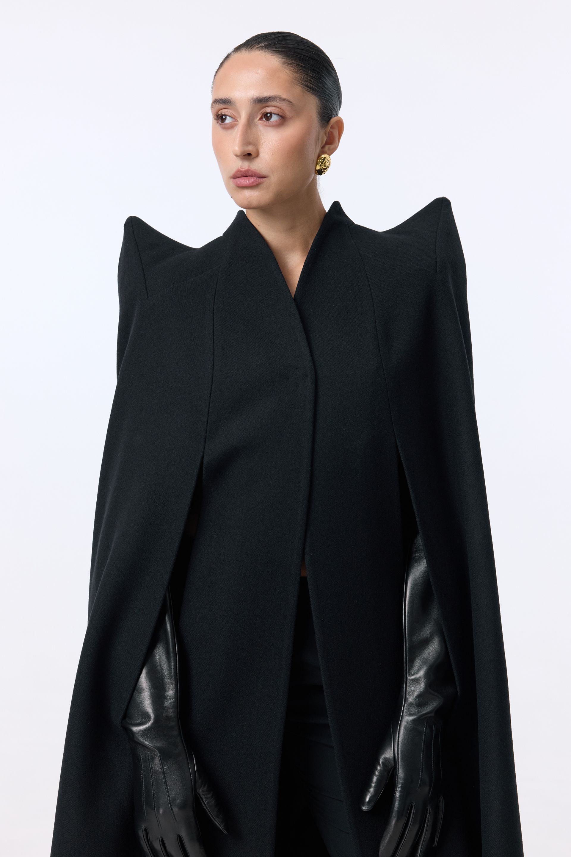 Fitted coat with accent shoulder | BAZHANE